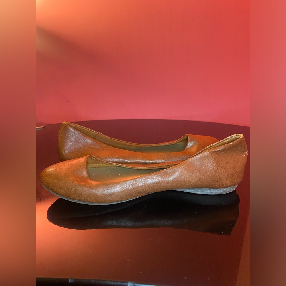 American Eagle Outfitters Tan Leather Flats